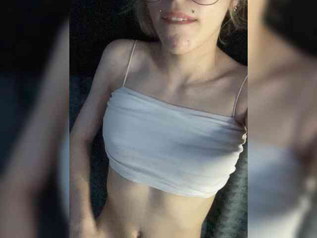ReneYolker's sex show image