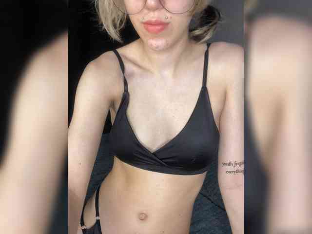 ReneYolker's sex show image