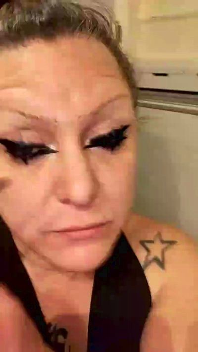 MissKemikal's sex show image