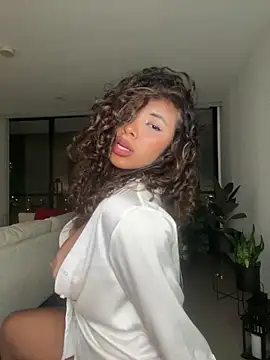 Изображение секс-шоу модели Brunettexio