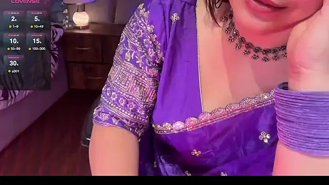 Изображение секс-шоу модели SunhariGirl Изображение секс-шоу модели SunhariGirl