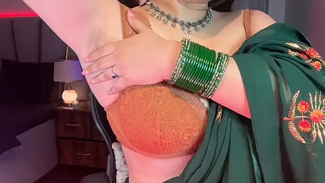 Изображение секс-шоу модели SunhariGirl