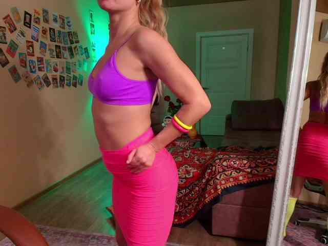 Изображение секс-шоу модели Kriszayka Изображение секс-шоу модели Kriszayka