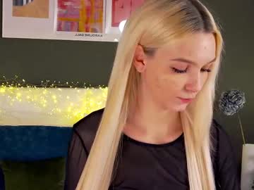 saramist's sex show image