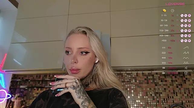 Изображение секс-шоу модели 2badforyou