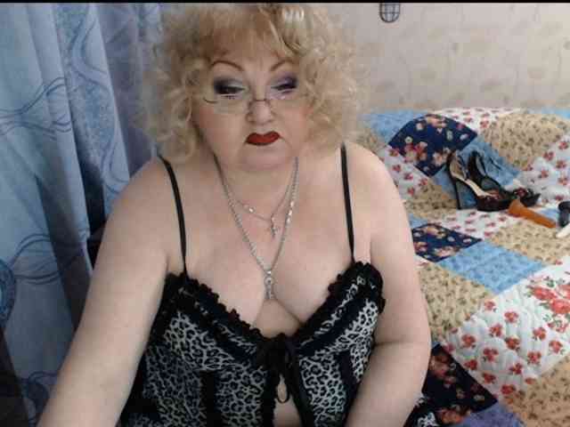 Изображение секс-шоу модели livingnextdoor