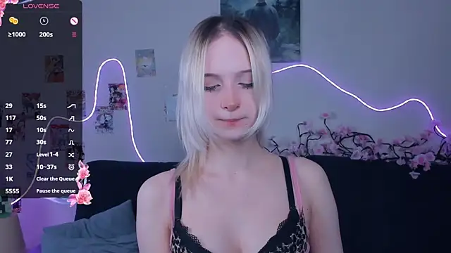 Megan--chan's sex show image