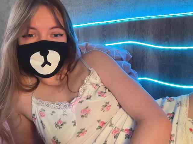 -Summer-'s sex show image