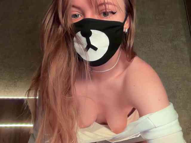 -Summer-'s sex show image