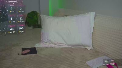 Urksenia's sex show image