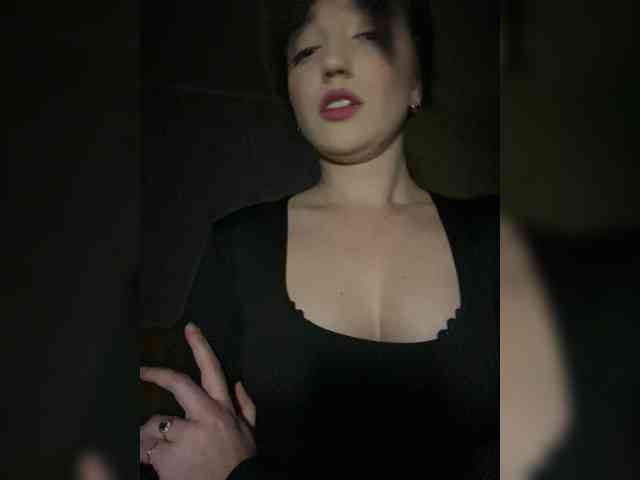 MidnightEva's sex show image