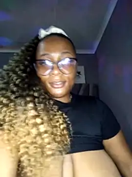 CocoBootyyy's sex show image