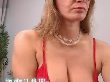 Изображение секс-шоу модели milf_tea Изображение секс-шоу модели milf_tea