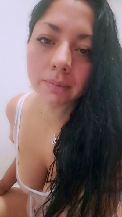 bella_milf1's sex show image