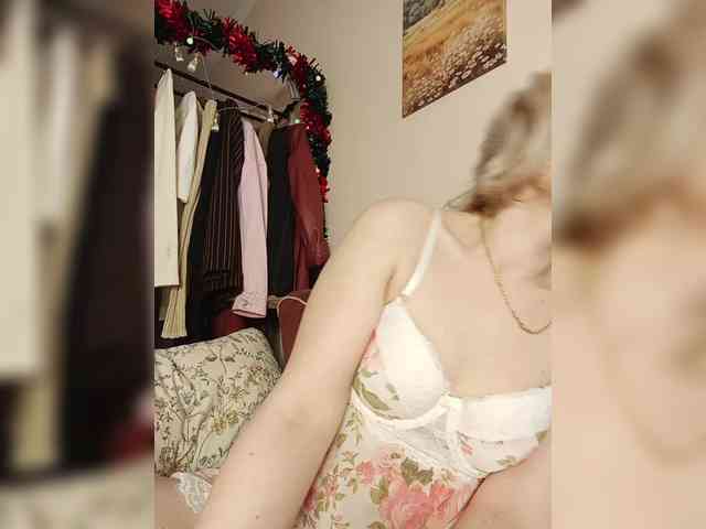 Tikoffka's sex show image