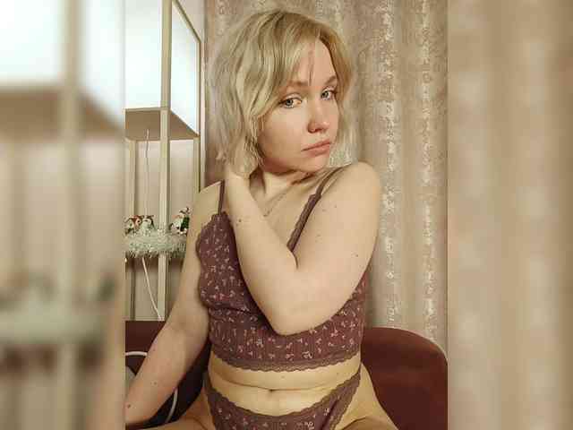 Tikoffka's sex show image