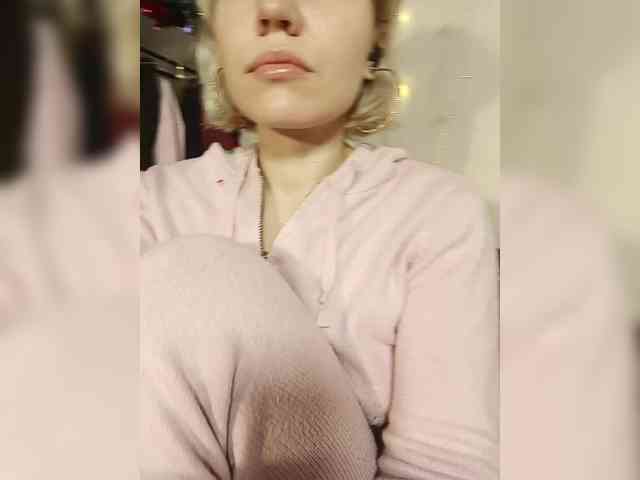 Tikoffka's sex show image