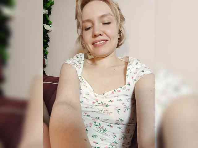 Tikoffka's sex show image