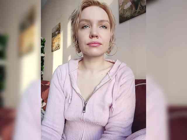 Tikoffka's sex show image