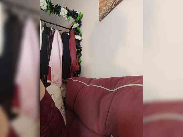 Tikoffka's sex show image