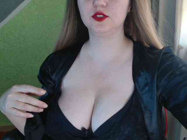 MiaLaFoxis's sex show image