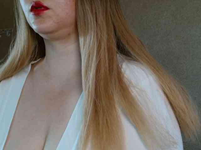 MiaLaFoxis's sex show image