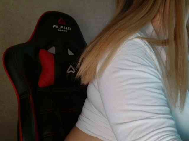 MiaLaFoxis's sex show image