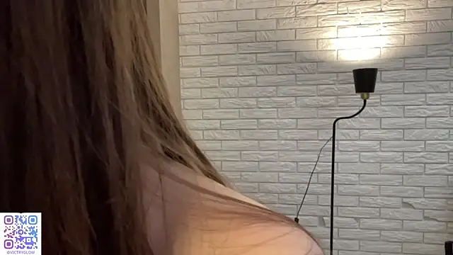 VictoryGlow's sex show image