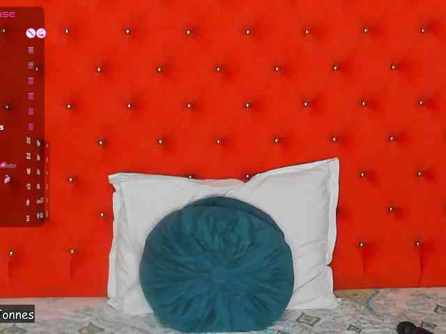 VallerieJones's sex show image