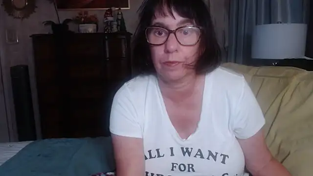 BigbustedBrenda's sex show image