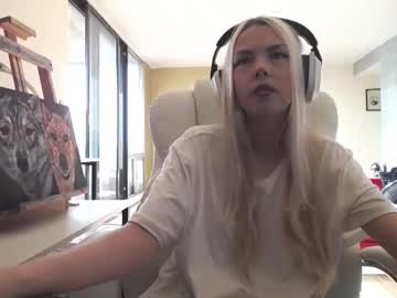 Изображение секс-шоу модели tinykylie Изображение секс-шоу модели tinykylie