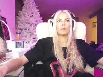 Изображение секс-шоу модели tinykylie