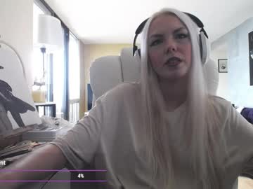 tinykylie's sex show image