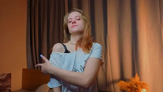 RennaHettes's sex show image