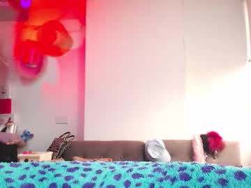 Sexshow-Bild von maddiie_and_clyde