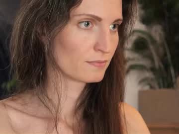 yulladao's sex show image