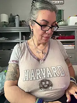 dieseldame1313's sex show image