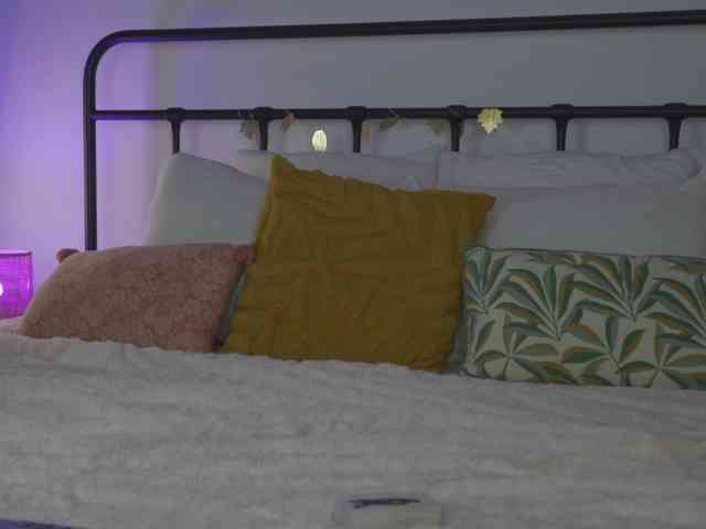 Joanneshyshy's sex show image