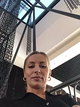 VikaBunny1's sex show image