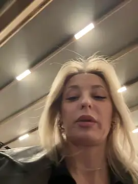 VikaBunny1's sex show image