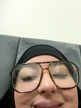 BustyAllyy's sex show image