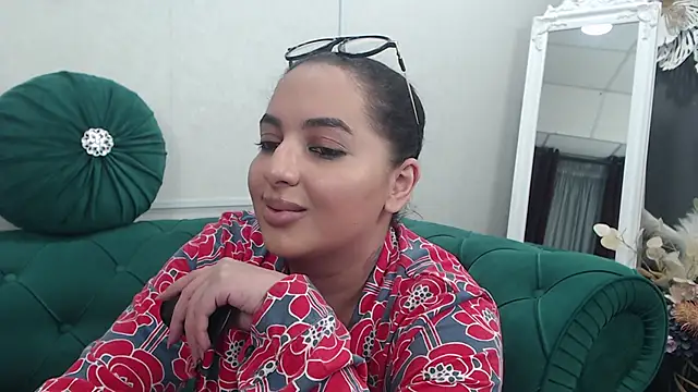 Изображение секс-шоу модели BustyAllyy