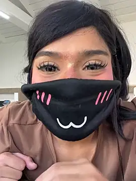 Onlypawzz's sex show image