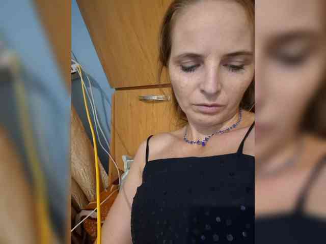Lulu-Erotica's sex show image