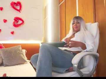 charlottekiss21's sex show image