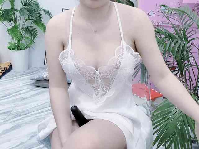 Изображение секс-шоу модели Nary-tran Изображение секс-шоу модели Nary-tran