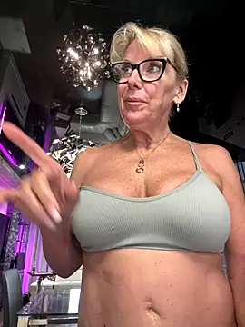 Изображение секс-шоу модели FitCougar