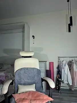 Monna's sex show image