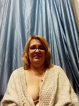 Forest-Lady's sex show image