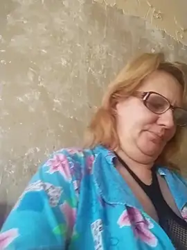 Forest-Lady's sex show image